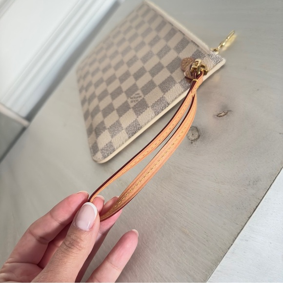 NWOT Authentic Louis Vuitton Damier Azur Neverfull Pouch Wristlet Wallet - Picture 2 of 10